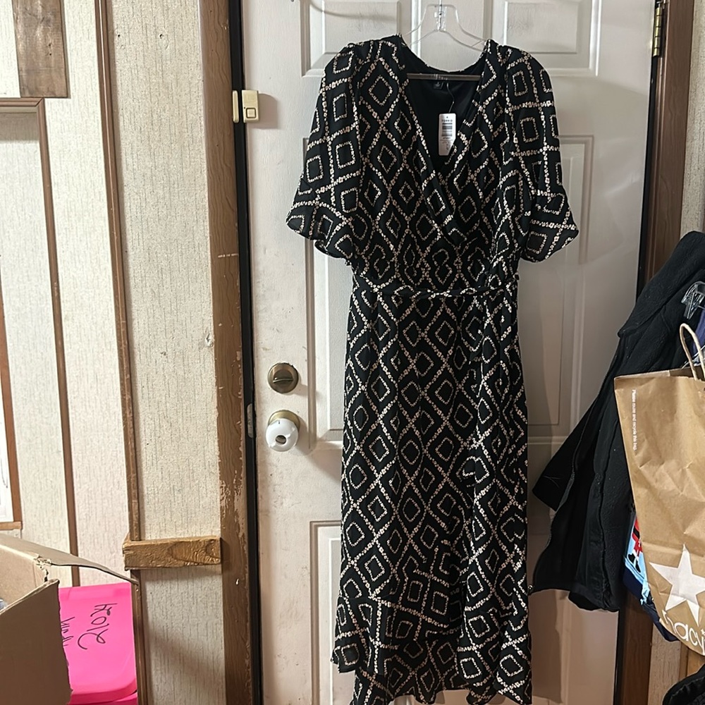 TORRID GEORGETTE HIGH/LOW DRESS: BLACK/FLORAL: NEW WITH TAGS: SIZE 0 (L)